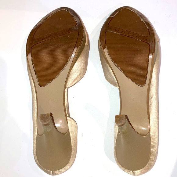 Nine West Light gold / champagne open toe sandals size 7.5 - Picture 4 of 4